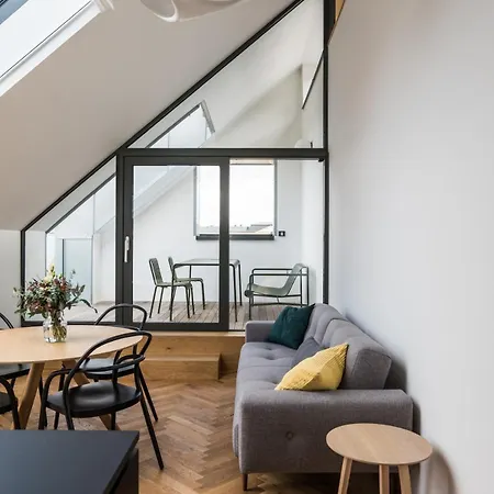 Design In The Center Apartment *